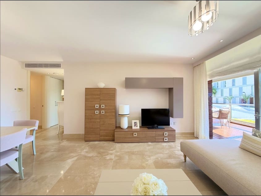 3 bedroom Apartment for sale in La Duquesa / Puerto de la Duquesa with pool garage - € 398,000 (Ref: 9497779)