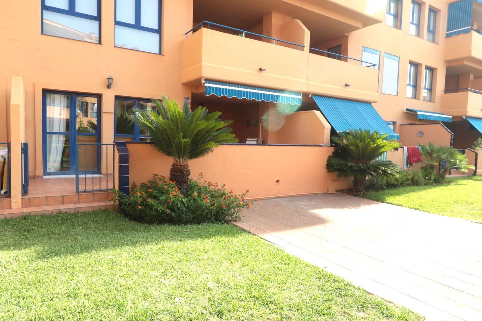 2 bedroom Apartment for sale in Manilva with pool garage - € 276,000 (Ref: 9497817)