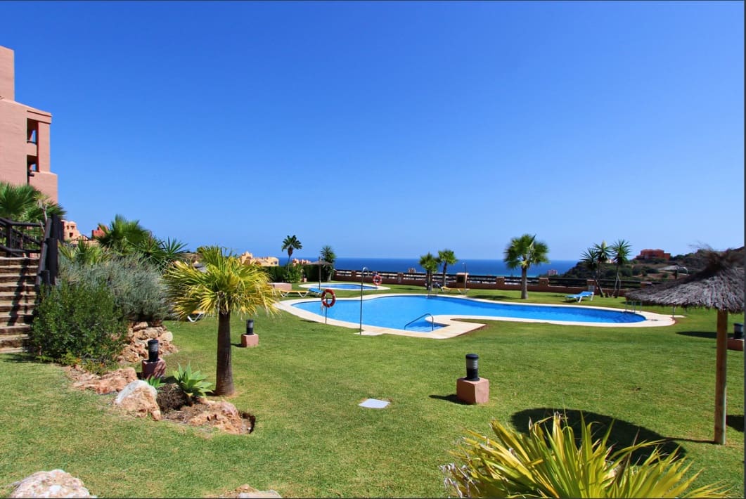 2 bedroom Apartment for sale in San Luis de Sabinillas with pool - € 266,000 (Ref: 9497843)