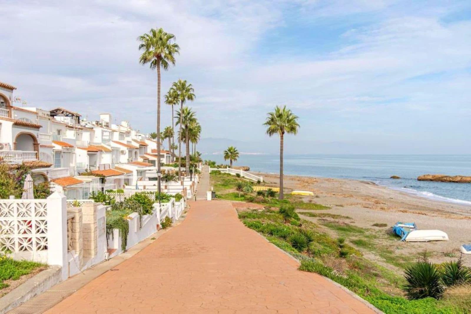 3 bedroom Townhouse for sale in La Duquesa / Puerto de la Duquesa with pool - € 290,000 (Ref: 9499132)