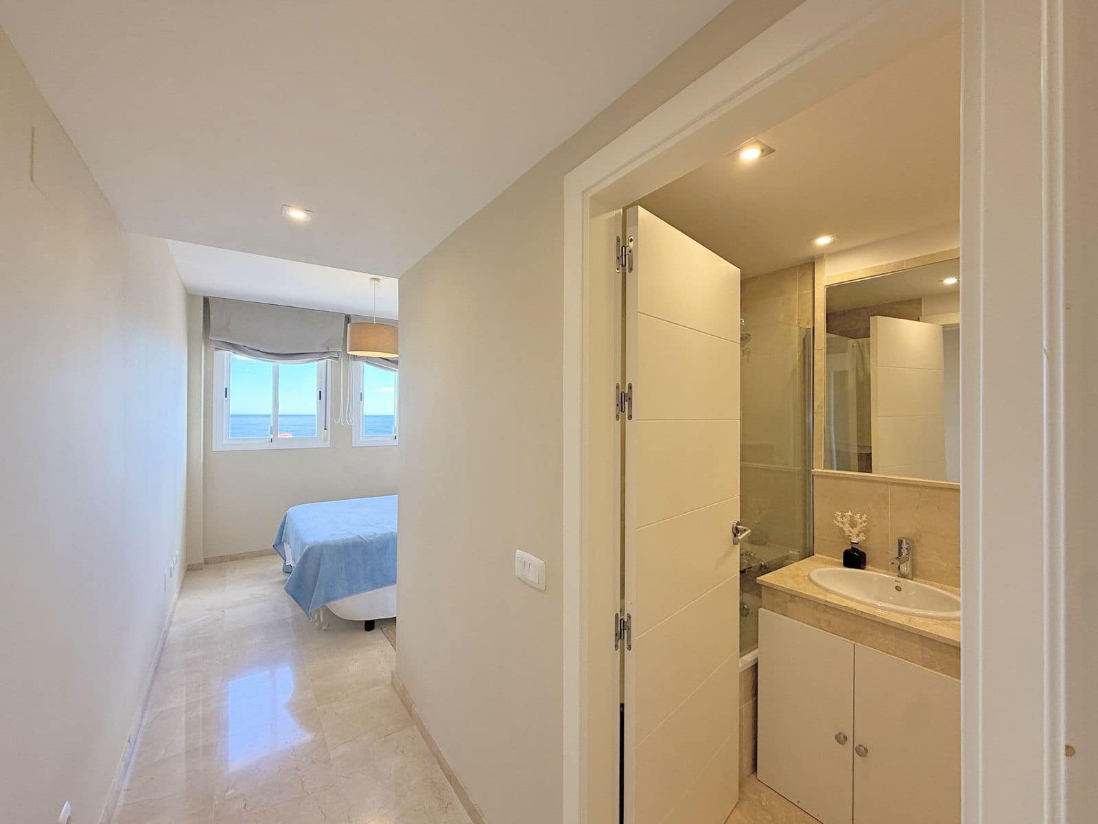 2 bedroom Penthouse for sale in La Duquesa / Puerto de la Duquesa with pool garage - € 315,000 (Ref: 9499141)