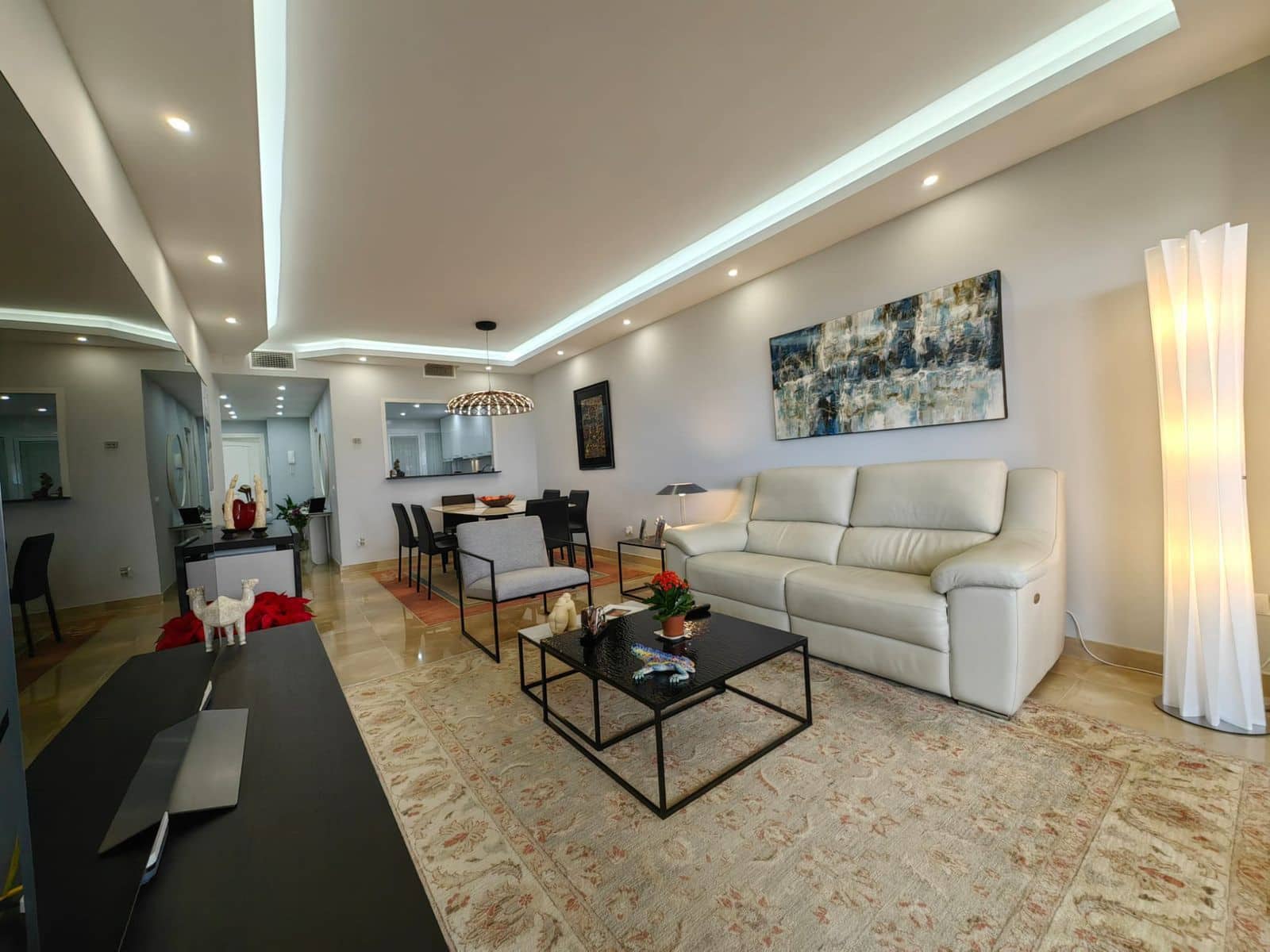 2 bedroom Apartment for sale in La Duquesa / Puerto de la Duquesa with pool garage - € 298,000 (Ref: 9499166)