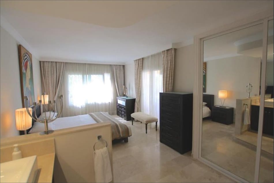 3 bedroom Semi-detached Villa for sale in Miraflores with pool - € 495,000 (Ref: 9499171)