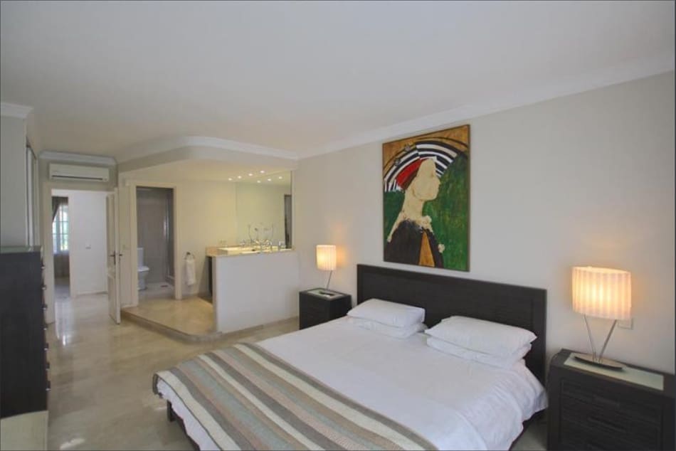 3 bedroom Semi-detached Villa for sale in Miraflores with pool - € 495,000 (Ref: 9499171)