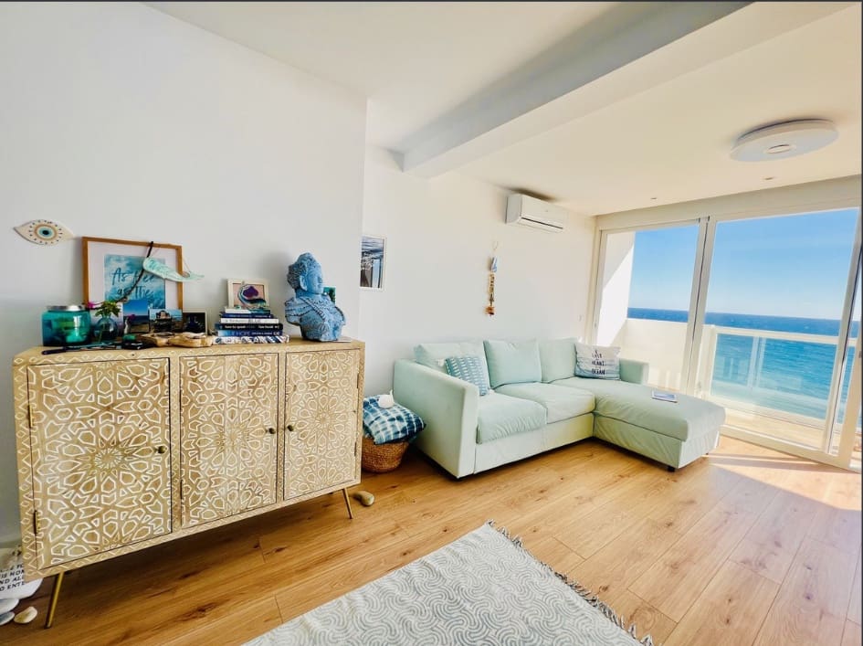 2 bedroom Apartment for sale in Calahonda with pool - € 449,000 (Ref: 9499469)