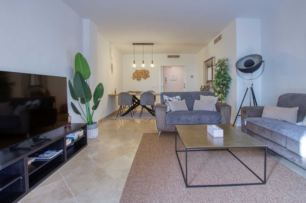 2 bedroom Apartment for sale in Calahonda with pool garage - € 325,000 (Ref: 9500315)