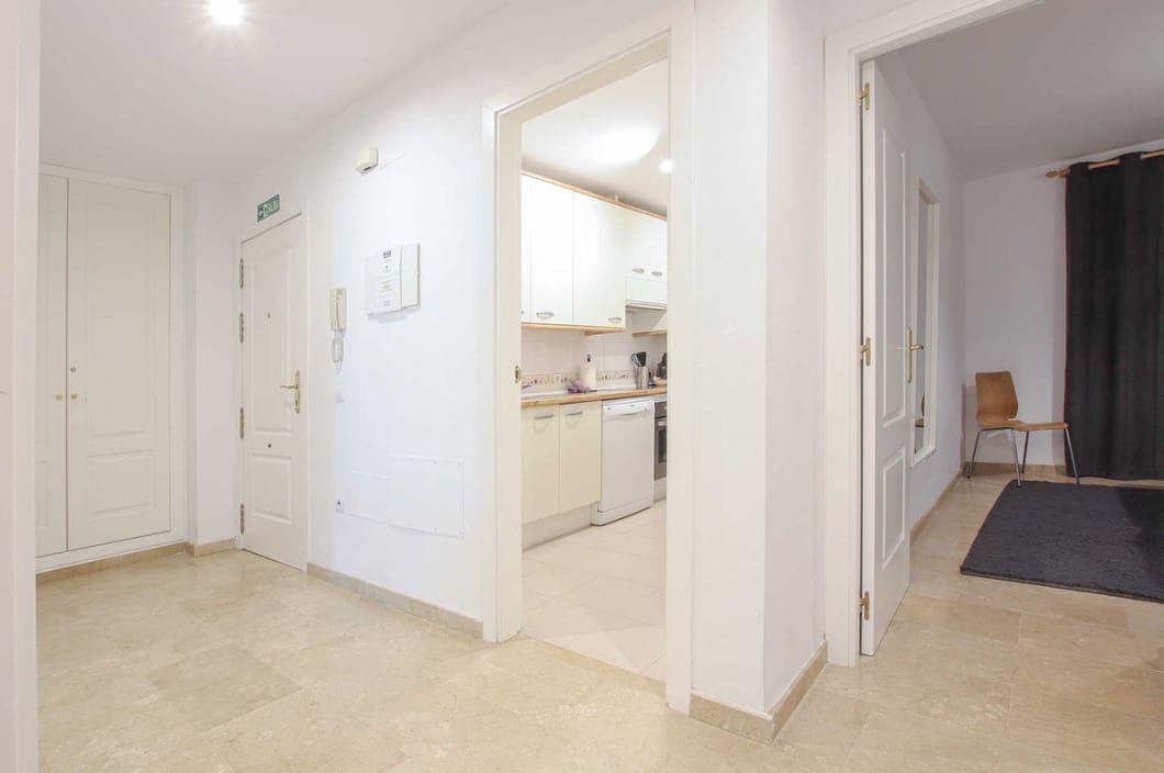 2 bedroom Apartment for sale in Calahonda with pool garage - € 325,000 (Ref: 9500315)