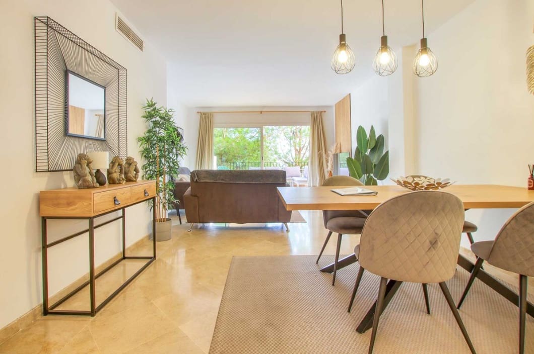 2 bedroom Apartment for sale in Calahonda with pool garage - € 325,000 (Ref: 9500315)