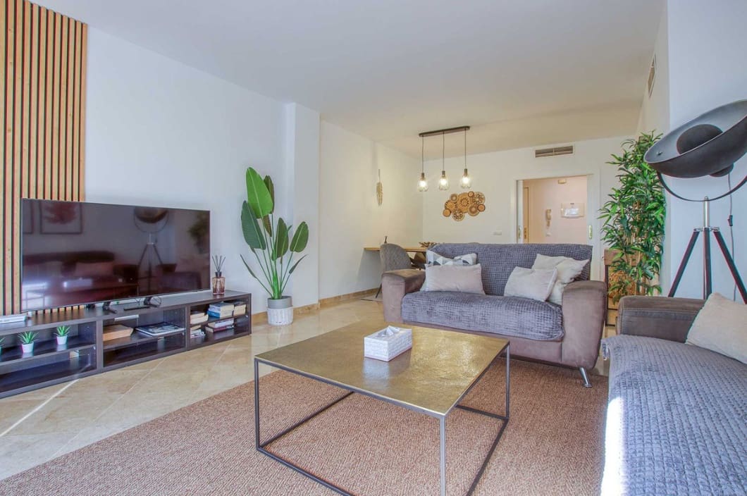 2 bedroom Apartment for sale in Calahonda with pool garage - € 325,000 (Ref: 9500315)