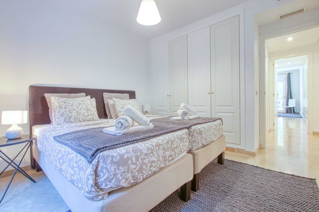 2 bedroom Apartment for sale in Calahonda with pool garage - € 325,000 (Ref: 9500315)