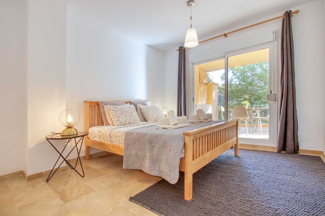 2 bedroom Apartment for sale in Calahonda with pool garage - € 325,000 (Ref: 9500315)