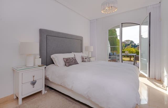 2 bedroom Apartment for sale in Los Arqueros, Benahavís with pool garage - € 430,000 (Ref: 9503202)