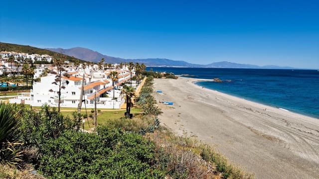 4 bedroom Townhouse for sale in Manilva with pool - € 309,000 (Ref: 9503216)