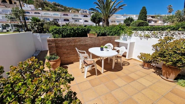 4 bedroom Townhouse for sale in Manilva with pool - € 309,000 (Ref: 9503216)