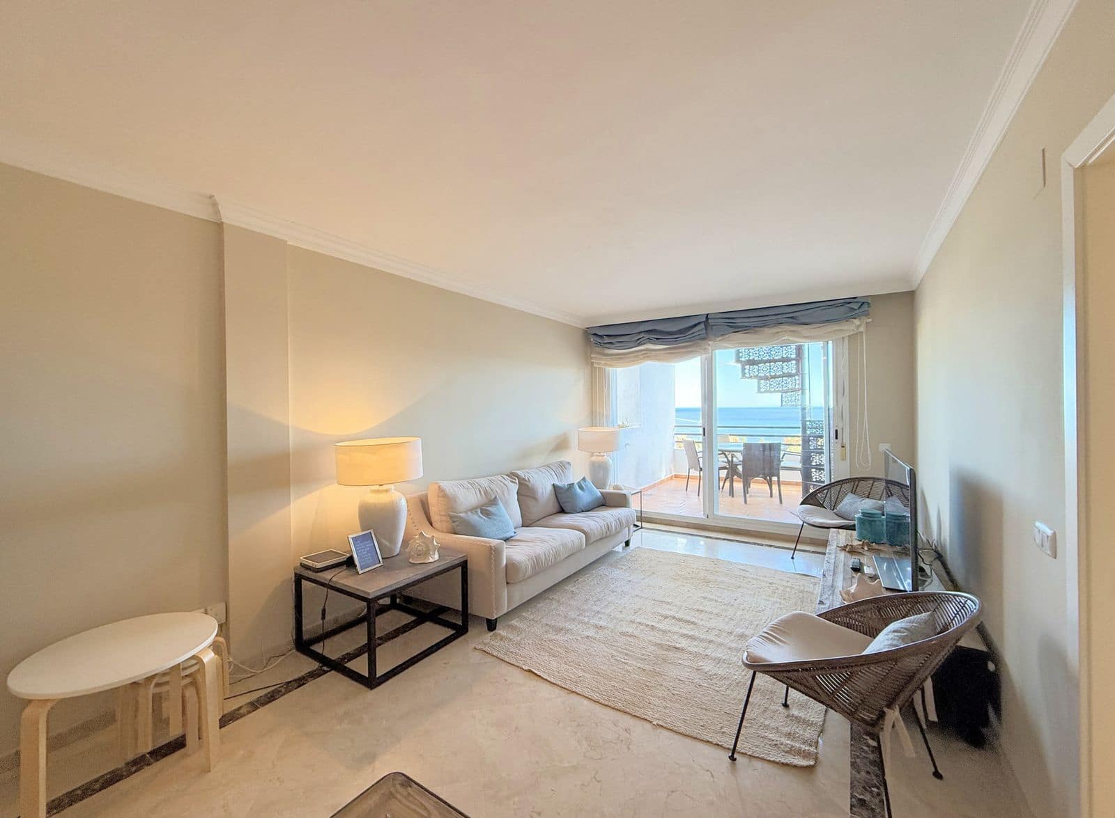 2 bedroom Penthouse for sale in La Duquesa / Puerto de la Duquesa with pool garage - € 315,000 (Ref: 9503237)