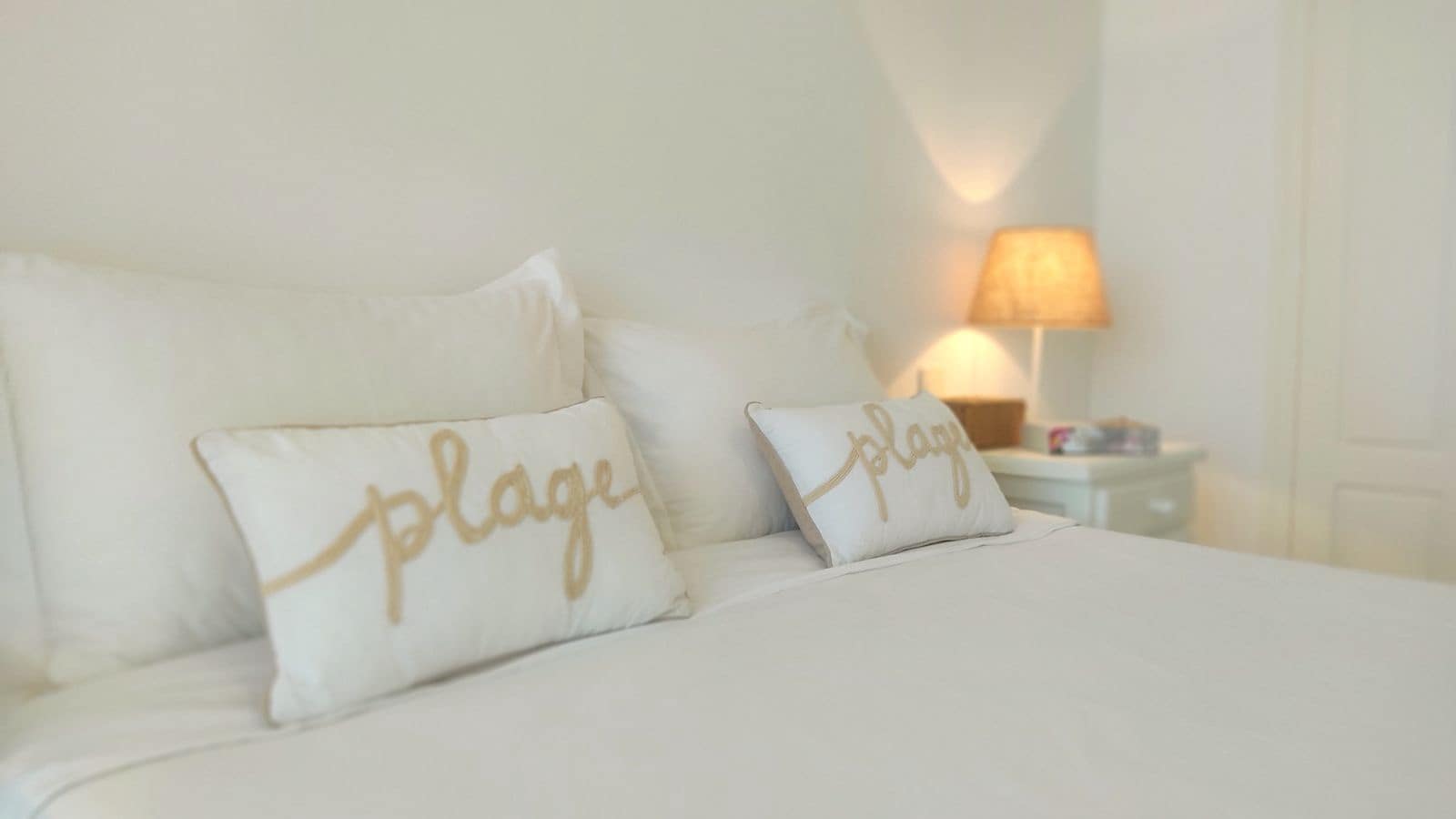 2 bedroom Apartment for sale in La Duquesa / Puerto de la Duquesa with garage - € 260,000 (Ref: 9503244)