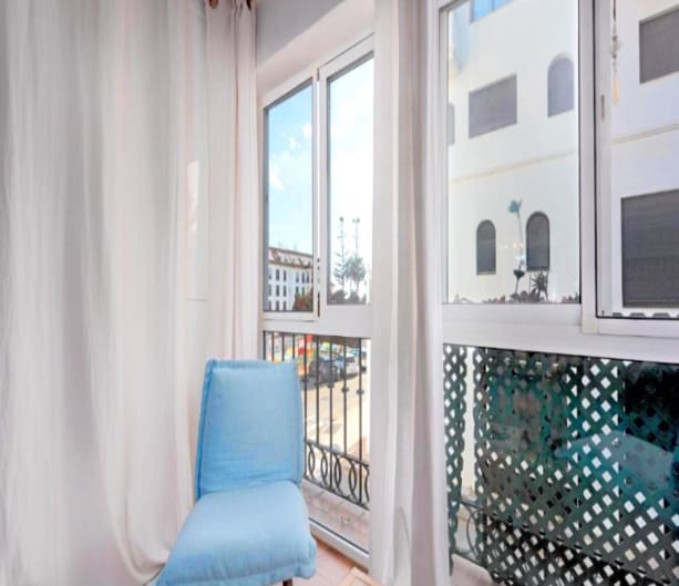 2 bedroom Apartment for sale in La Duquesa / Puerto de la Duquesa with garage - € 292,000 (Ref: 9506211)