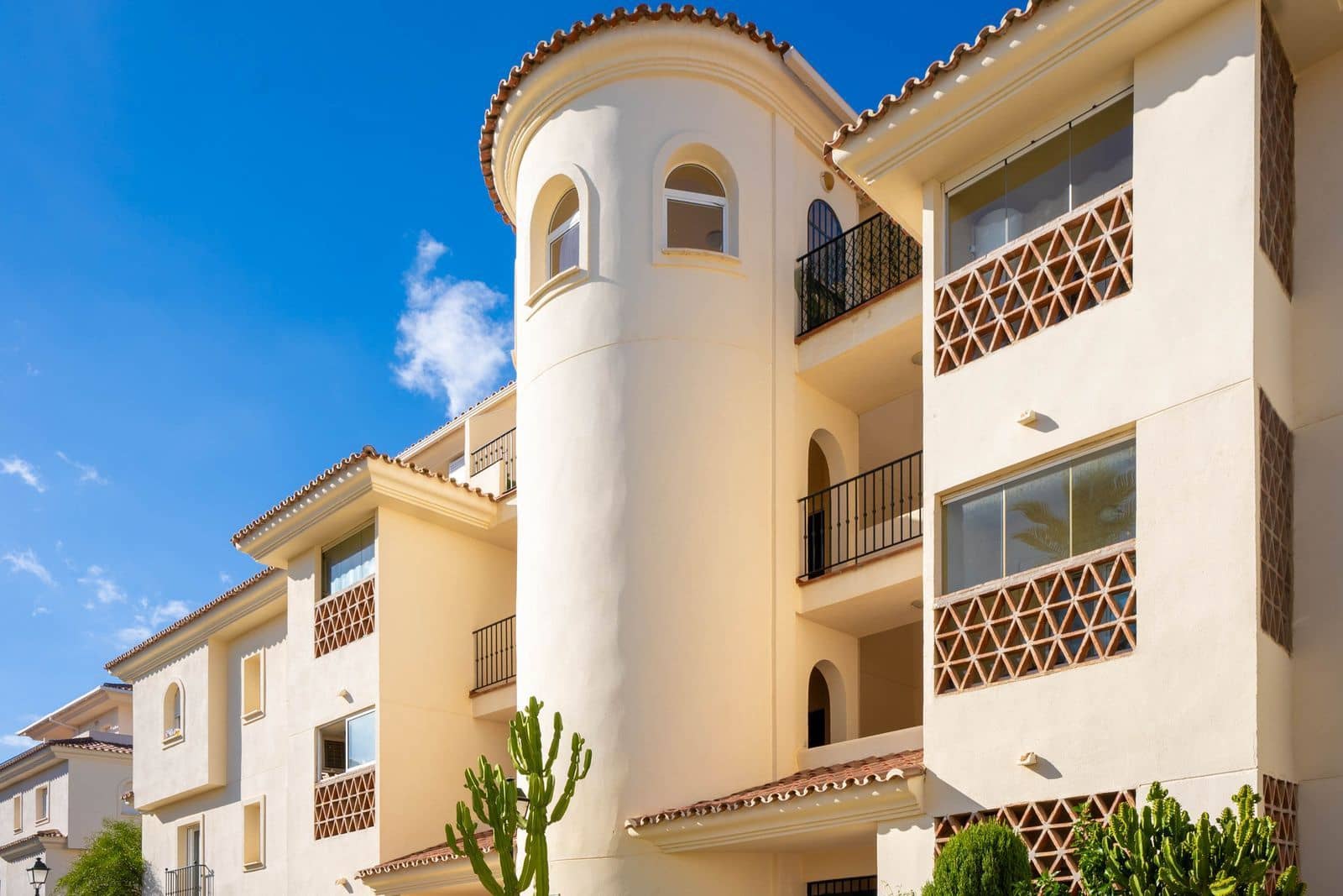 3 Zimmer Apartment zu verkaufen in La Cala Hills mit Pool Garage - 425.000 € (Ref: 9519306)