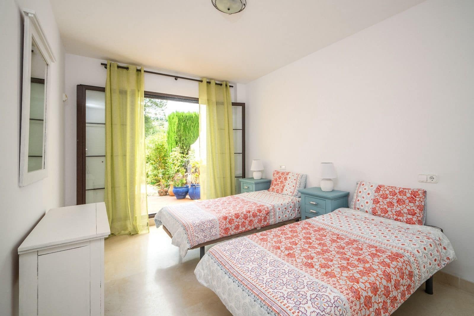 3 sypialnia Apartament na sprzedaż w Los Arqueros z basenem garażem - 415 000 € (Ref: 9519321)