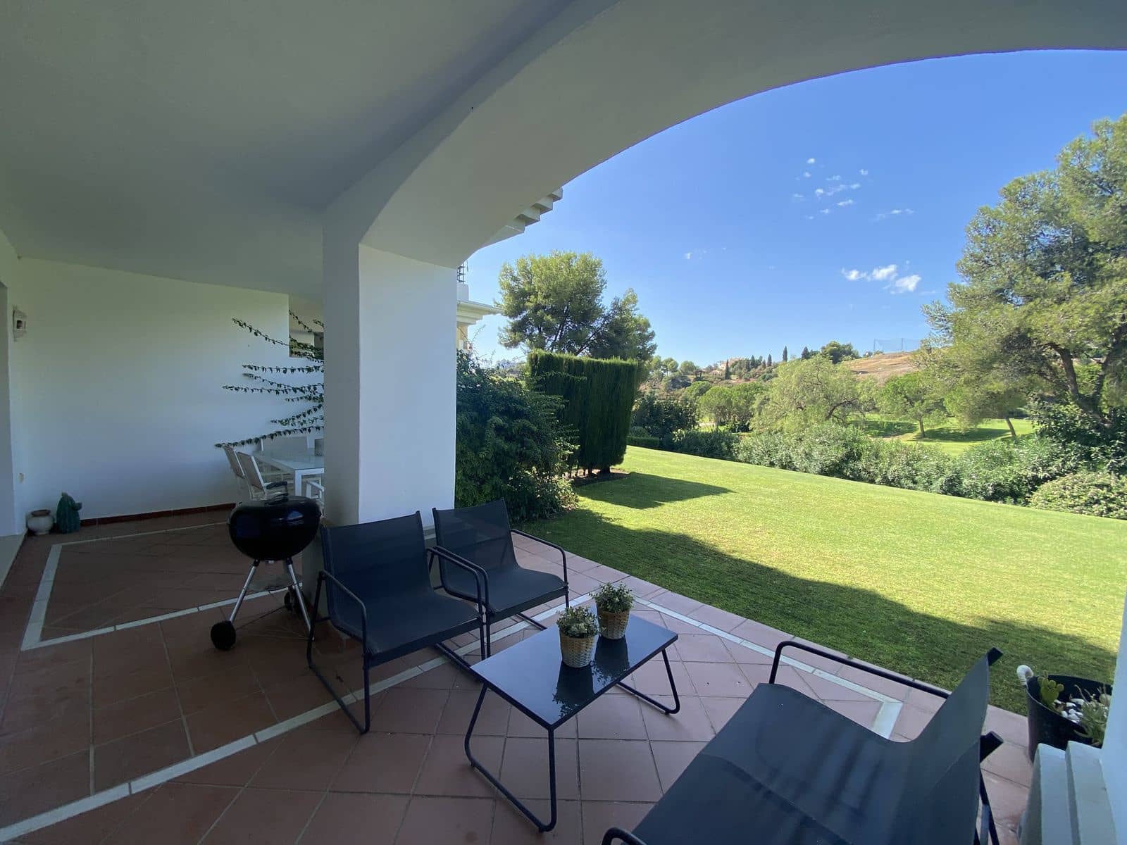 3 sypialnia Apartament na sprzedaż w Los Arqueros z basenem garażem - 415 000 € (Ref: 9519321)