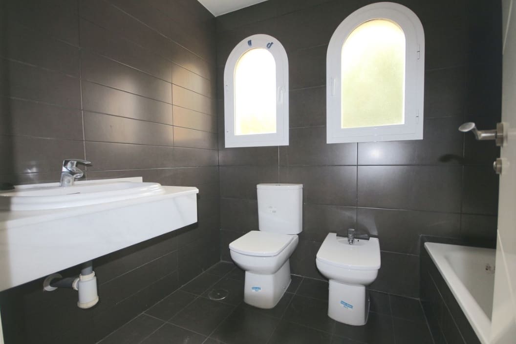 4 sypialnia Dom na sprzedaż w Calypso z basenem - 437 000 € (Ref: 9520985)