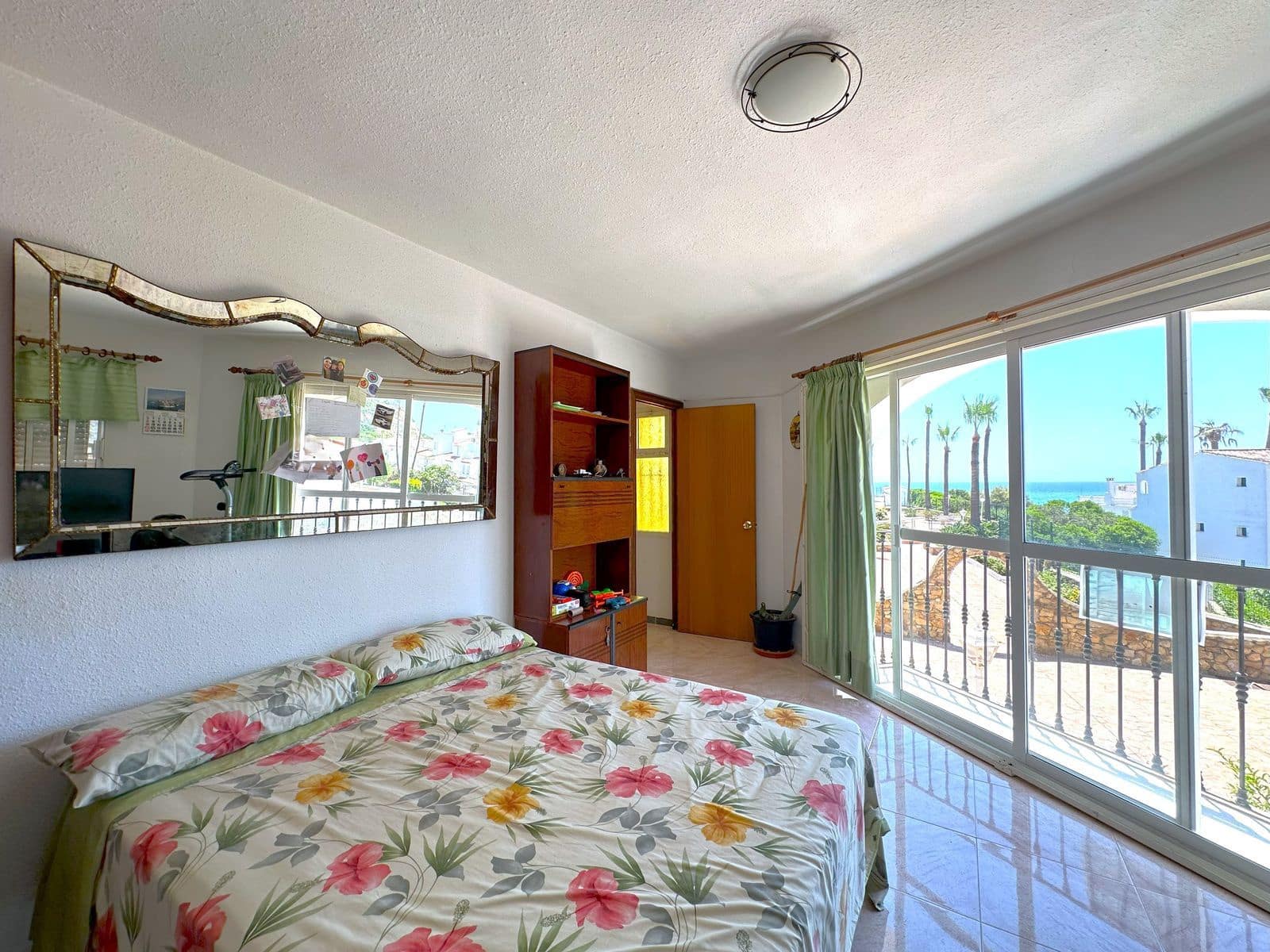 3 soveværelse Byhus til salg i La Duquesa / Puerto de la Duquesa med swimmingpool - € 290.000 (Ref: 9520992)