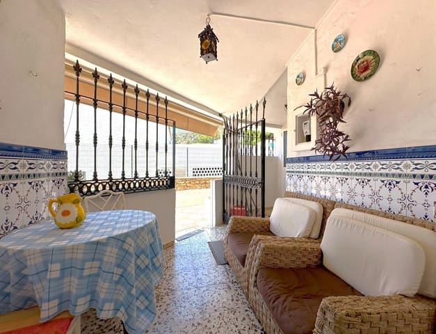 3 soveværelse Byhus til salg i La Duquesa / Puerto de la Duquesa, Manilva med swimmingpool - € 290.000 (Ref: 9520992)