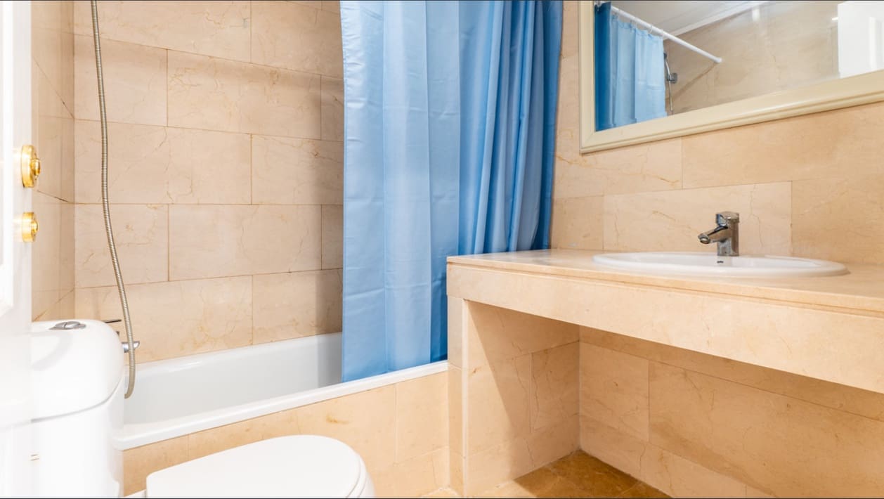 2 sovrum Lägenhet till salu i San Luis de Sabinillas med pool - 266 000 € (Ref: 9522803)