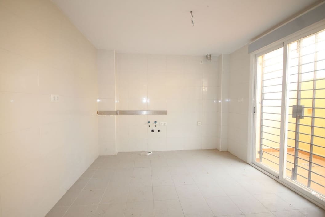 4 soveværelse Byhus til salg i Calypso med swimmingpool - € 437.000 (Ref: 9532397)