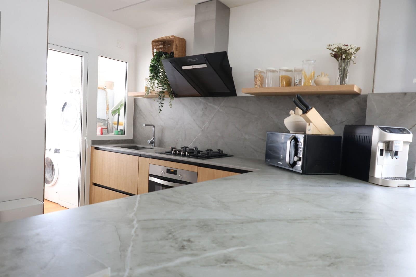 3 sypialnia Apartament na sprzedaż w Calahonda z basenem garażem - 479 000 € (Ref: 9536371)