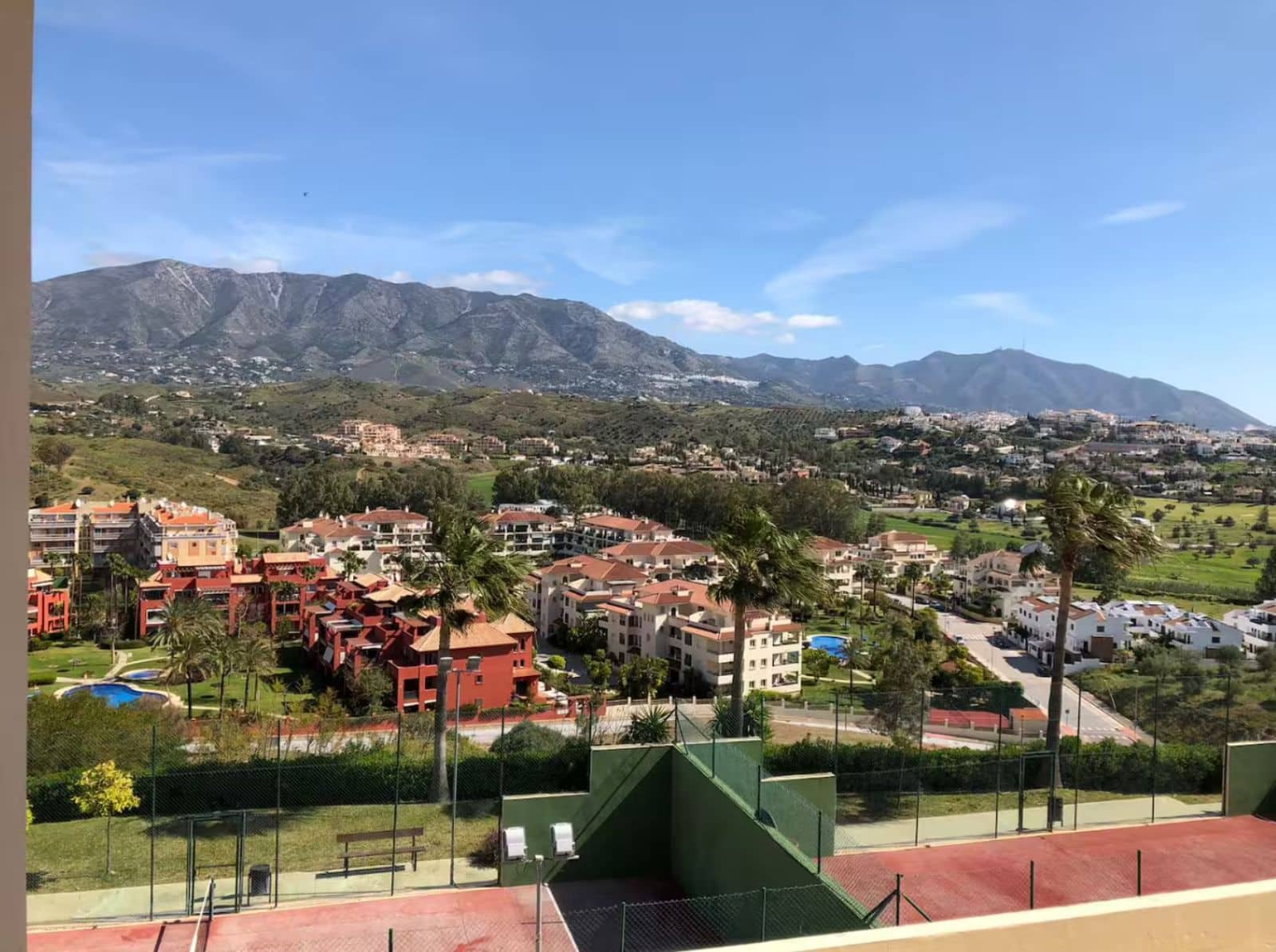 2 sypialnia Apartament na sprzedaż w La Cala Hills z basenem garażem - 345 000 € (Ref: 9538651)