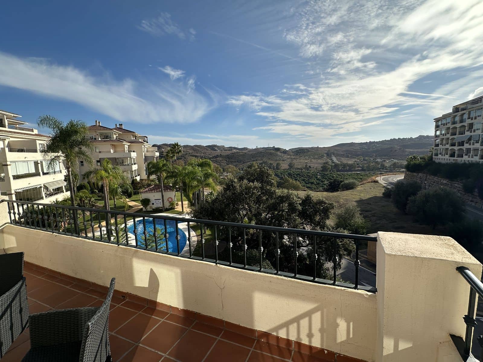 2 sypialnia Apartament na sprzedaż w La Cala Hills z basenem garażem - 345 000 € (Ref: 9538651)