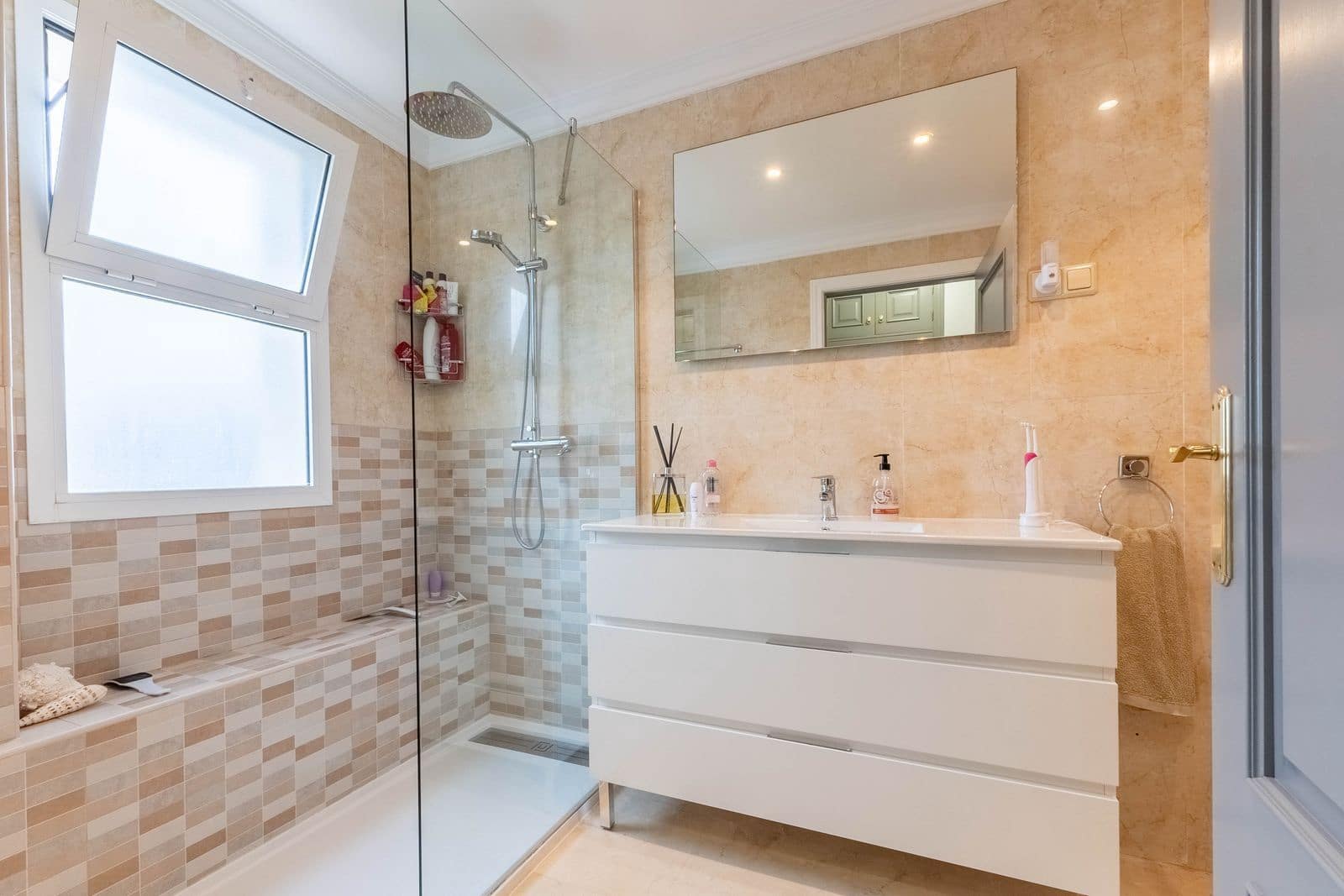 3 bedroom Apartment for sale in La Cala Hills with pool garage - € 425,000 (Ref: 9553010)