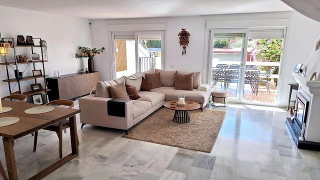 3 soveværelse Byhus til salg i La Duquesa / Puerto de la Duquesa, Manilva med swimmingpool - € 425.000 (Ref: 9565803)