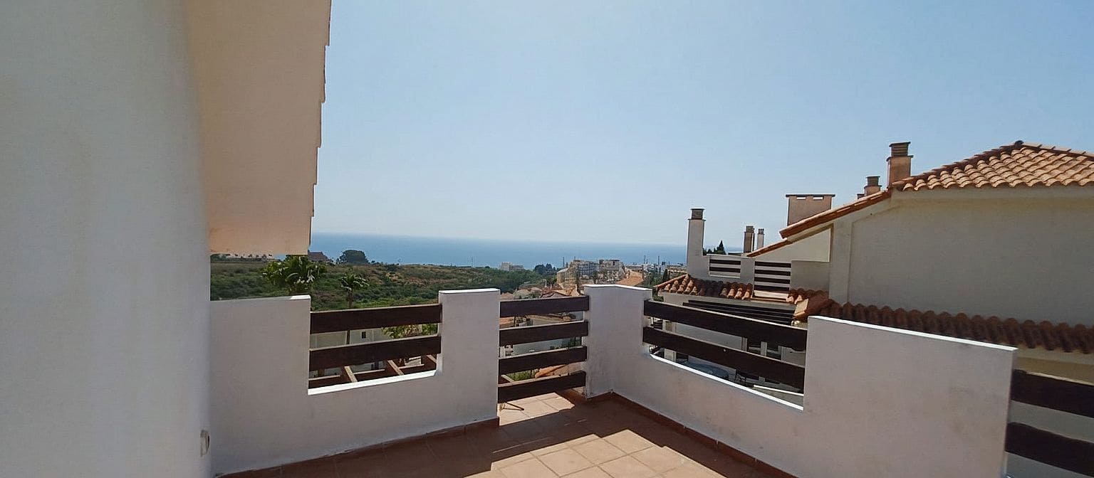 3 soveværelse Penthouse til salg i Manilva med swimmingpool - € 298.000 (Ref: 9569394)