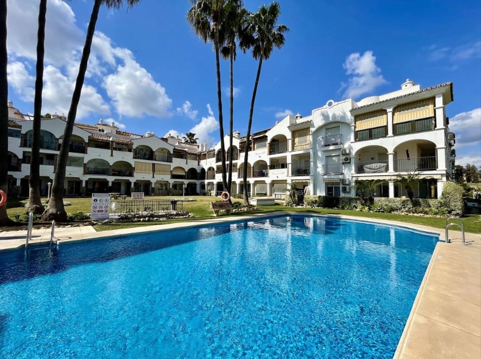 3 bedroom Apartment for sale in Mijas Golf with pool garage - € 340,000 (Ref: 9569626)