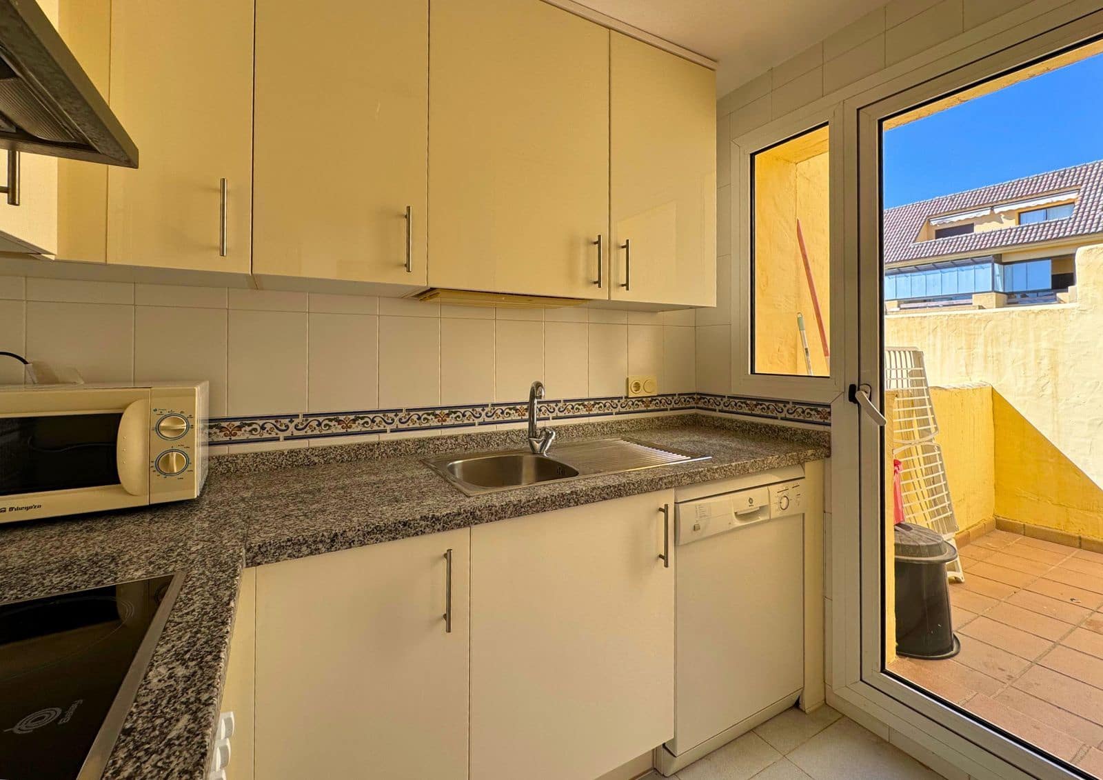 2 Zimmer Penthouse zu verkaufen in La Duquesa / Puerto de la Duquesa mit Pool Garage - 223.000 € (Ref: 9571840)