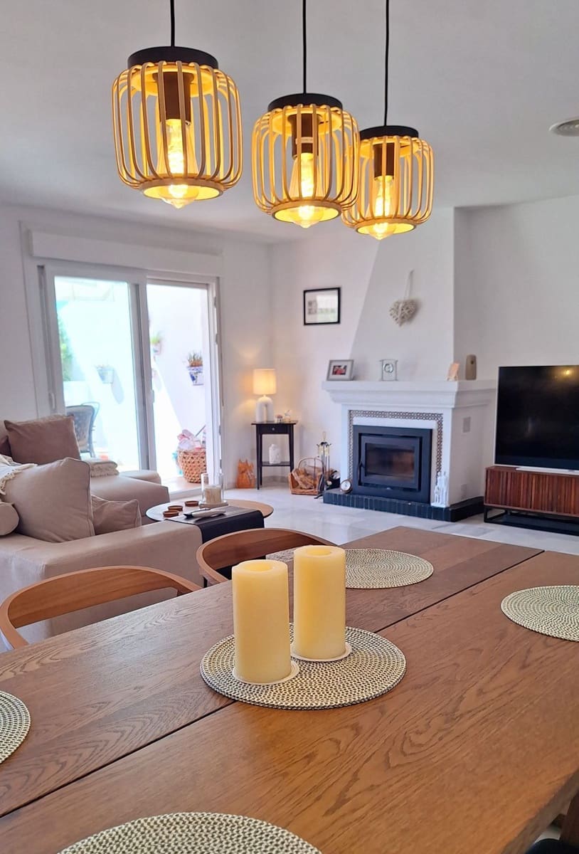 3 sovrum Hus till salu i La Duquesa / Puerto de la Duquesa med pool - 425 000 € (Ref: 9571844)