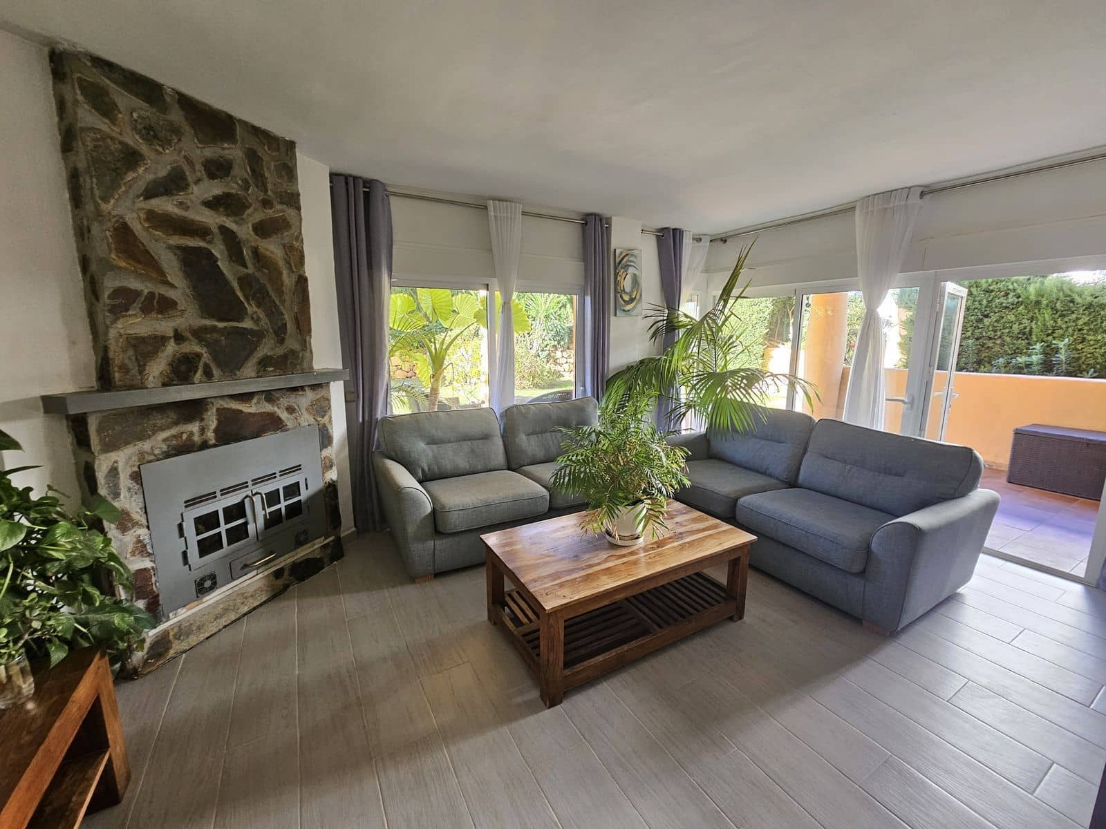 4 quarto Apartamento para venda em Calahonda com piscina - 419 500 € (Ref: 9575056)