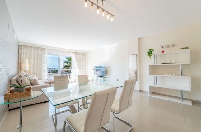 2 sovrum Takvåning till salu i Estepona med pool - 419 000 € (Ref: 9584618)