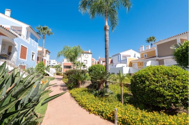 2 sovrum Takvåning till salu i Estepona med pool - 419 000 € (Ref: 9584618)