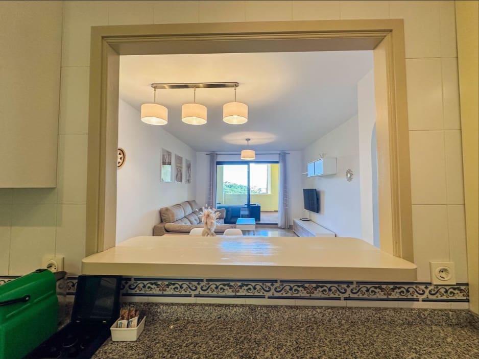 2 slaapkamer Appartement te koop in La Duquesa / Puerto de la Duquesa met zwembad garage - € 309.000 (Ref: 9588409)