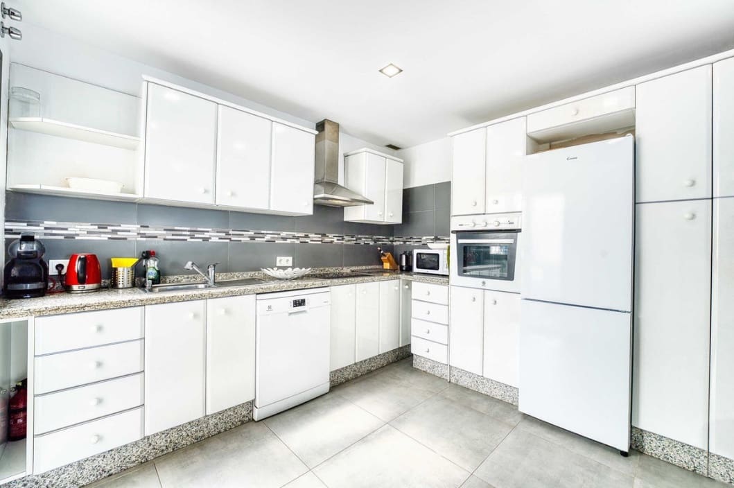 2 slaapkamer Appartement te koop in Elviria met zwembad garage - € 470.000 (Ref: 9599879)