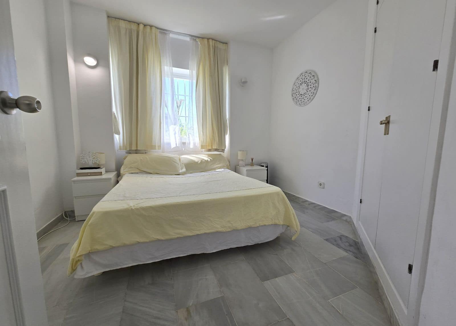 2 sovrum Lägenhet till salu i Calahonda med pool - 275 000 € (Ref: 9601353)