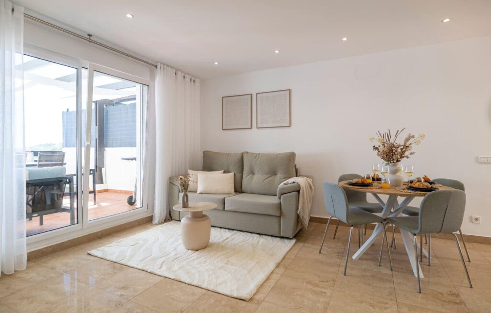 2 slaapkamer Appartement te koop in Manilva met zwembad - € 324.000 (Ref: 9601427)