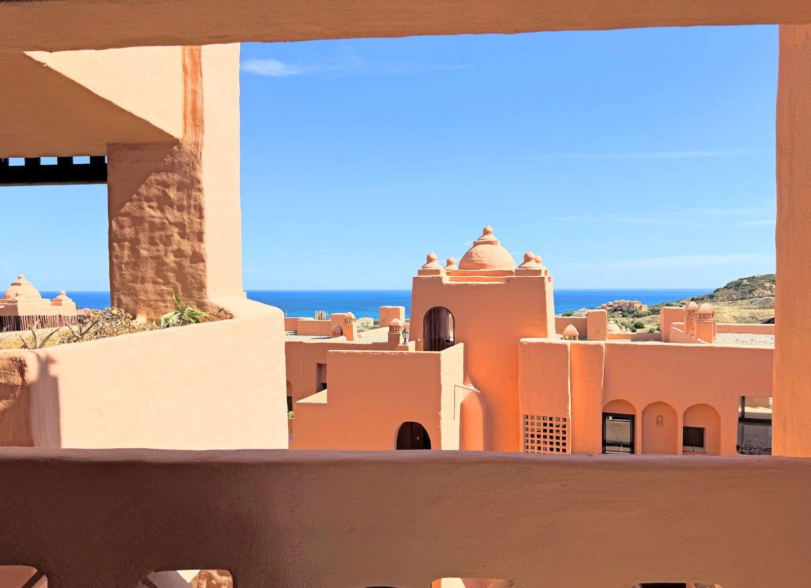 2 sovrum Lägenhet till salu i La Duquesa / Puerto de la Duquesa med pool - 315 000 € (Ref: 9601447)