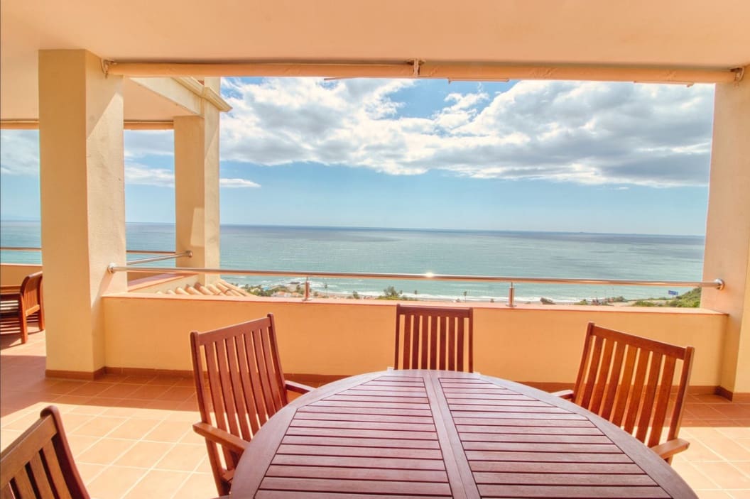 3 sovrum Lägenhet till salu i Manilva med pool - 490 000 € (Ref: 9602941)