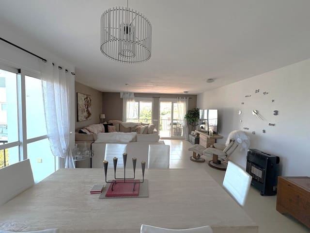 3 soverom Leilighet til salgs i Miraflores, Málaga by med svømmebasseng - € 375 000 (Ref: 9603037)