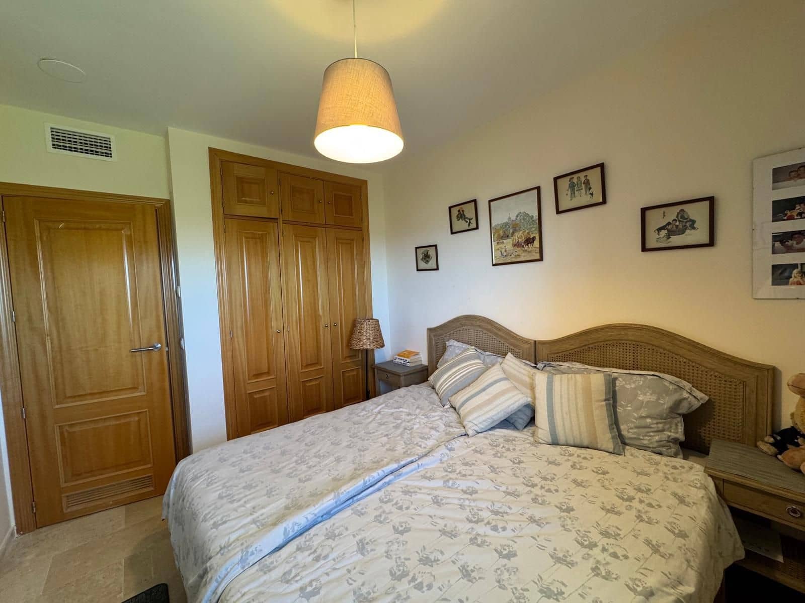 3 makuuhuone Kattohuoneisto myytävänä paikassa Manilva mukana uima-altaan - 365 000 € (Ref: 9606324)