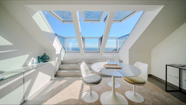 2 makuuhuone Kattohuoneisto myytävänä paikassa La Duquesa / Puerto de la Duquesa, Manilva mukana uima-altaan - 380 000 € (Ref: 9606415)